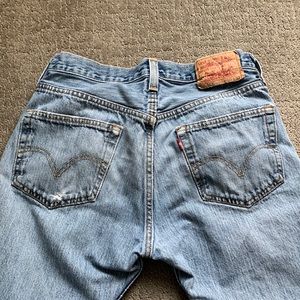 !VINTAGE! Authentic Levi’s 501 straight fit jeans